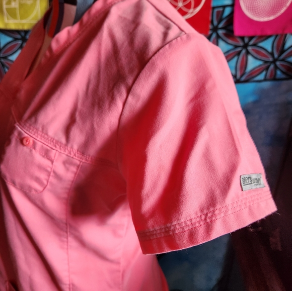 Grey's Anatomy Scrubs - Picture 4 of 7